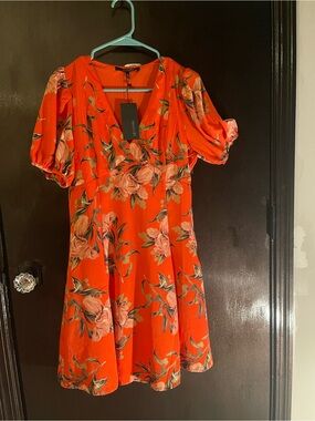 19 Cooper Orange Floral V-Neck Puff Sleeve Dress